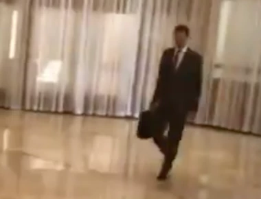 Κανονικά στο γραφείο του ο Μπασάρ αλ Άσαντ λίγο μετά την πυραυλική επίθεση-φιάσκο (βίντεο)